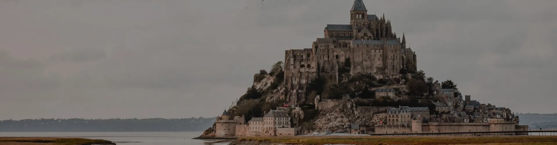 Survol du Mont-Saint-Michel