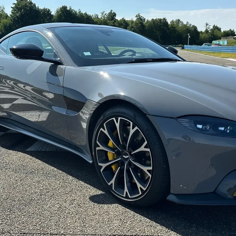 Activité : Baptême en Aston Martin V8 Vantage - Circuit de Dreux