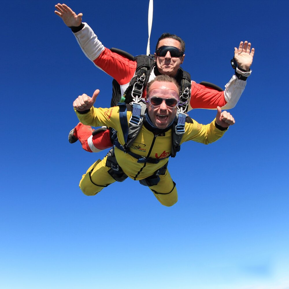 Activité : Saut en Parachute Tandem à Cerfontaine