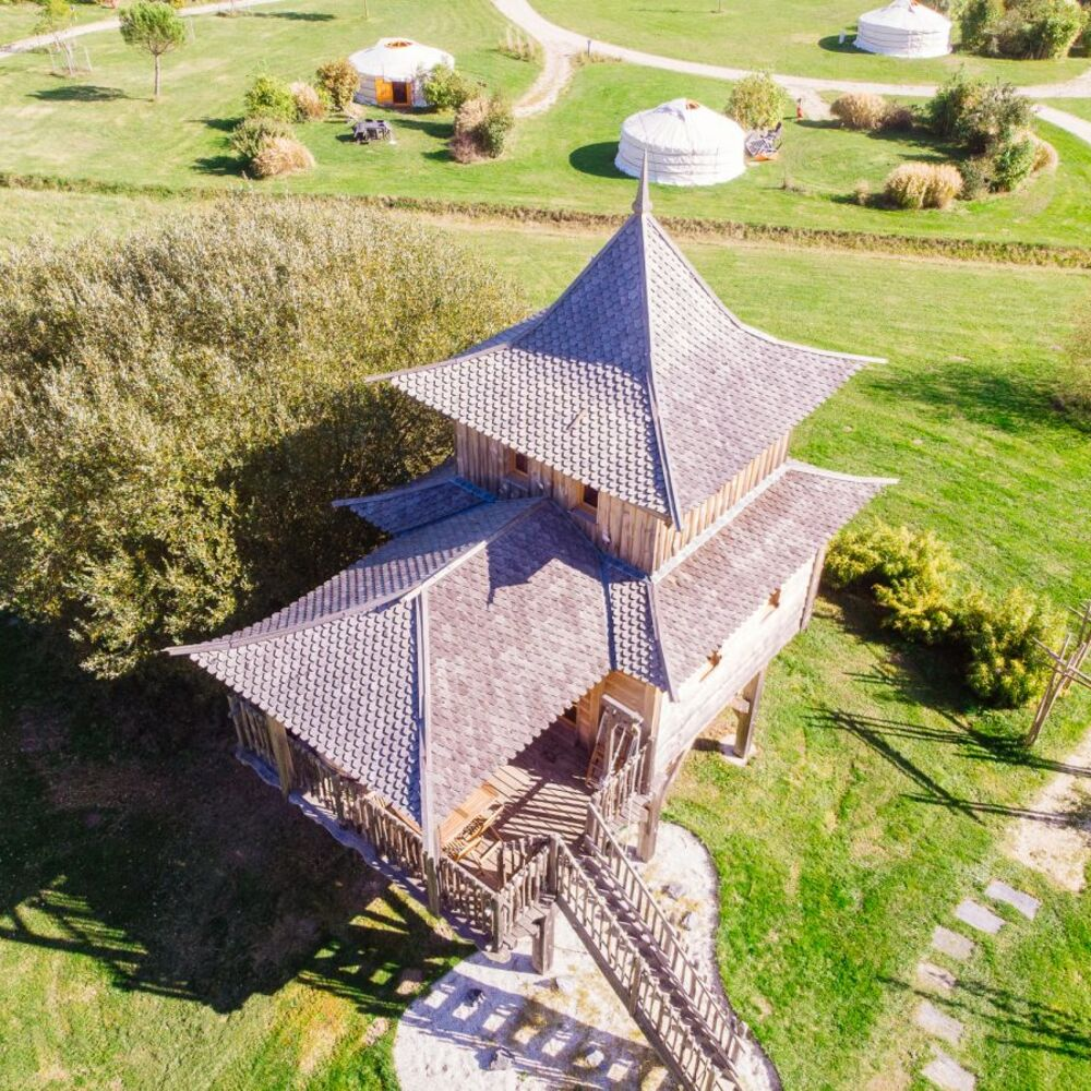 Cabane sur Pilotis avec Spa Privatif près de Langon à Le Nizan