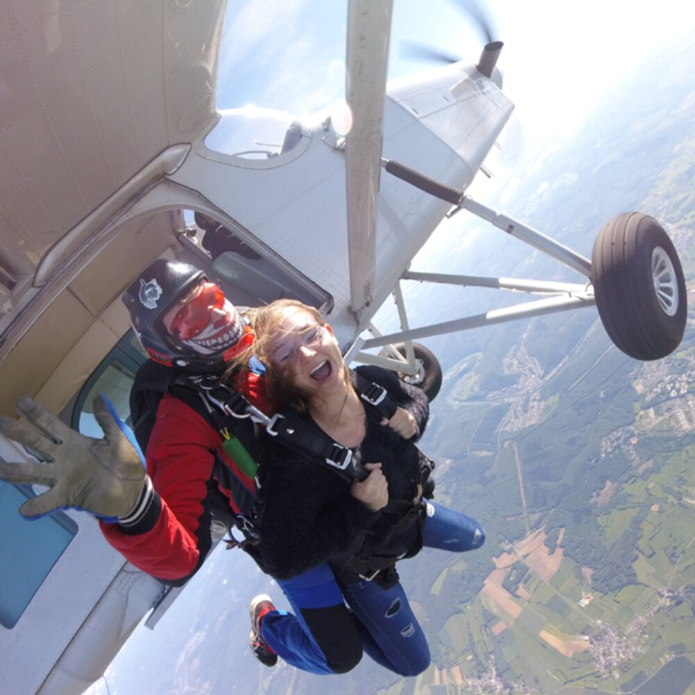 Activité : Saut en Parachute Tandem près de Charleville-Mézières