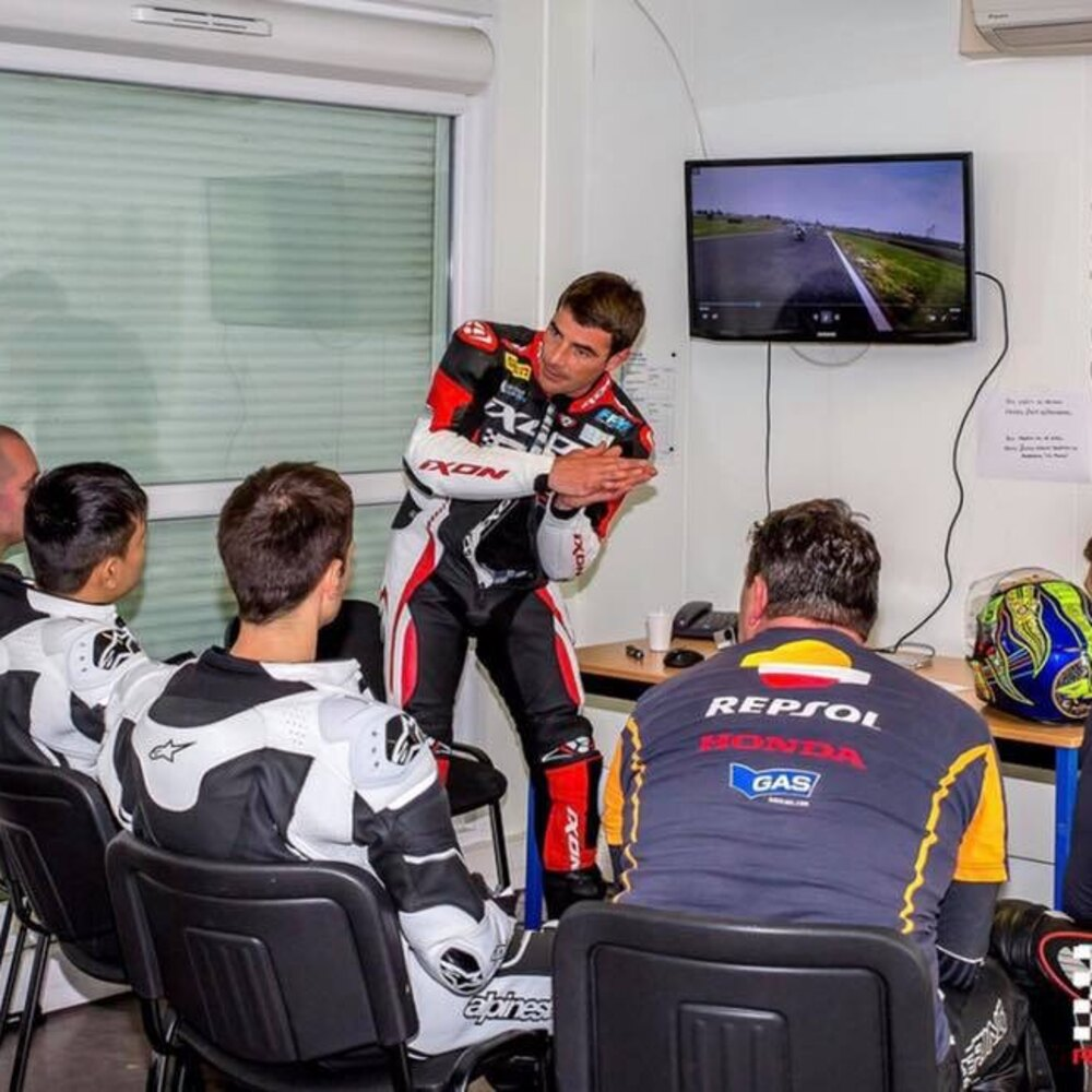 Photo : Stage Coaching avec votre Moto - Circuit de Dijon-Prenois