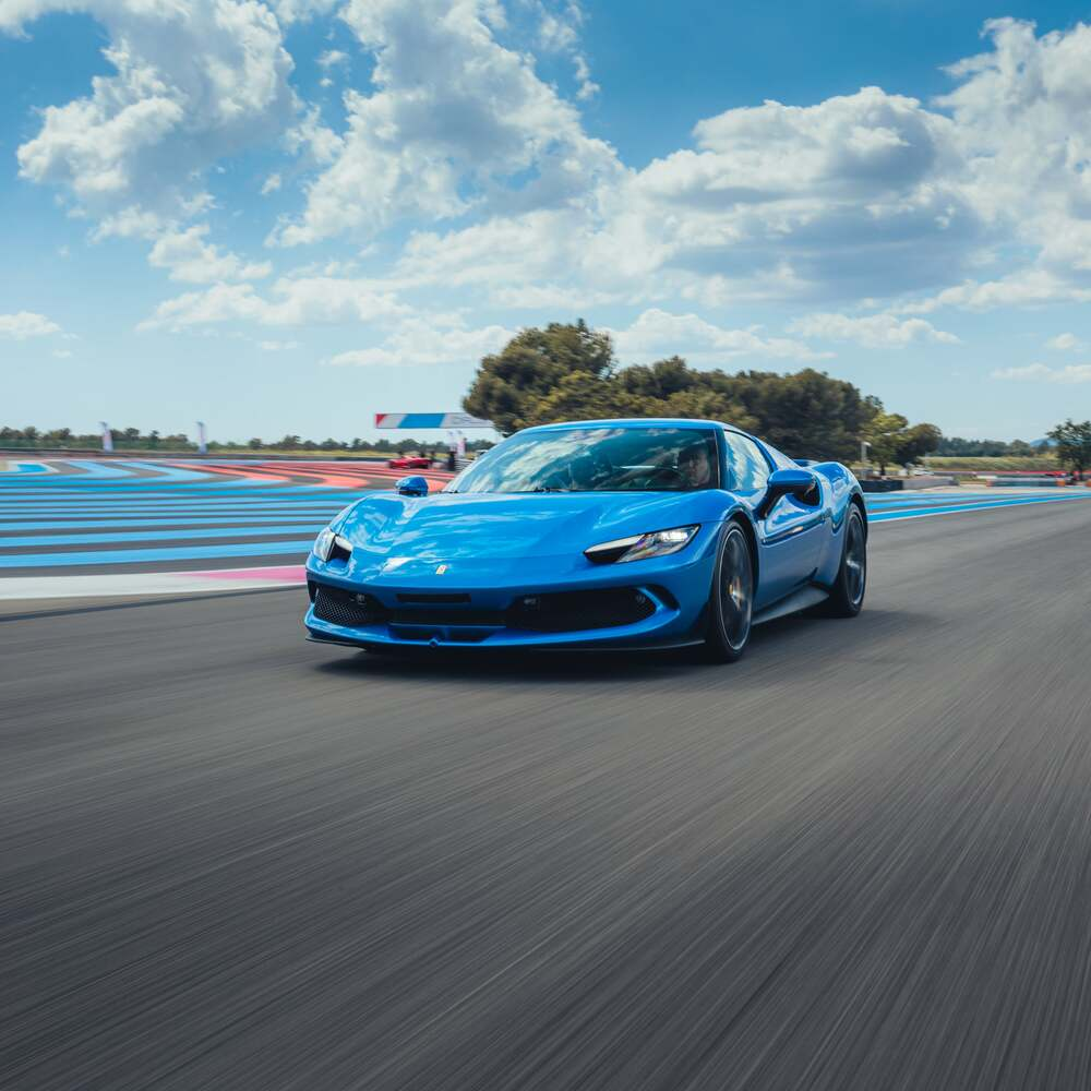 Activité : Coffret Pilotage en Ferrari 296 GTB - Circuit de Pau-Arnos