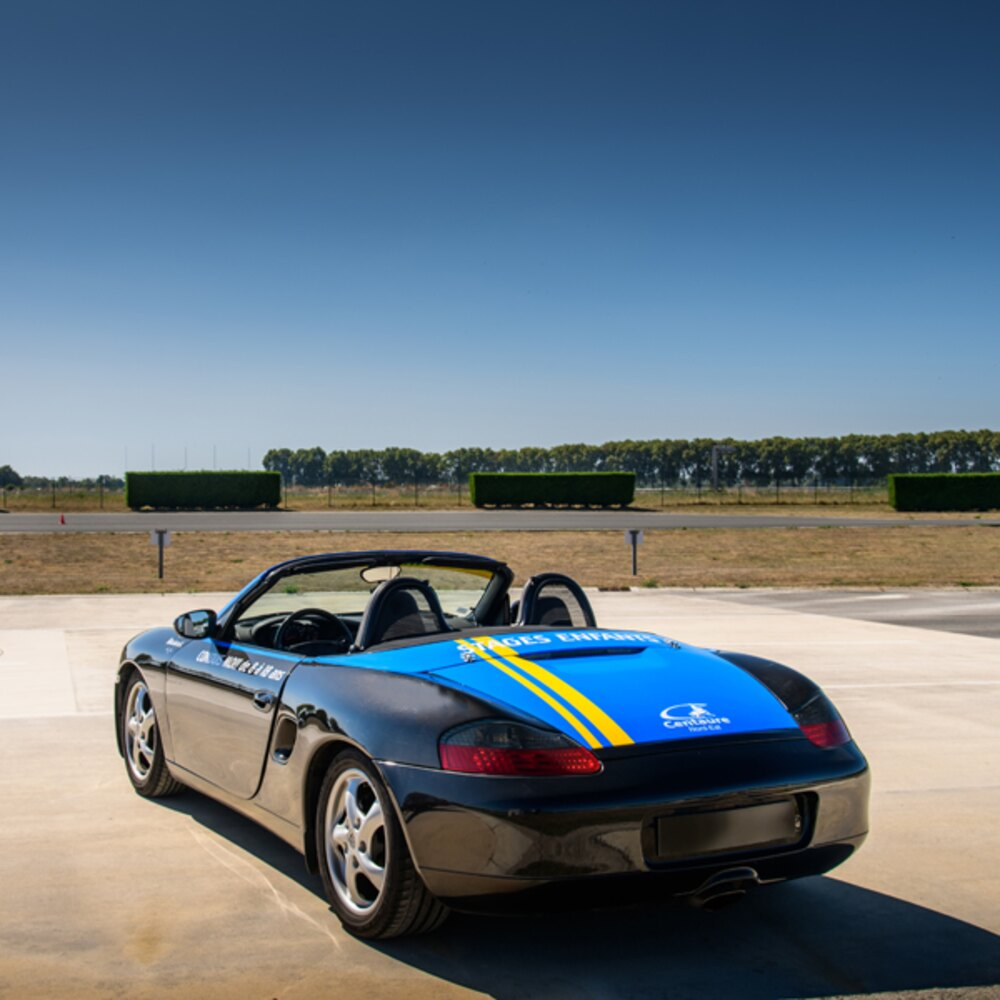 Photo : Pilotage pour Enfant en Porsche Boxster à Perpignan
