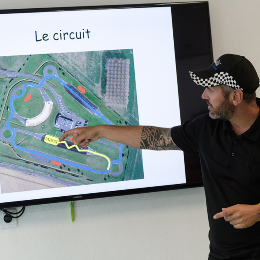 Activité : Pilotage pour Enfant en Nissan GTR près de Rennes