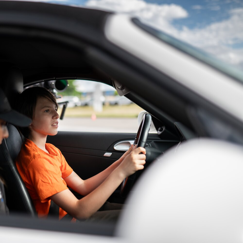 Activité : Pilotage pour Enfant en Porsche Boxster près de Montpellier