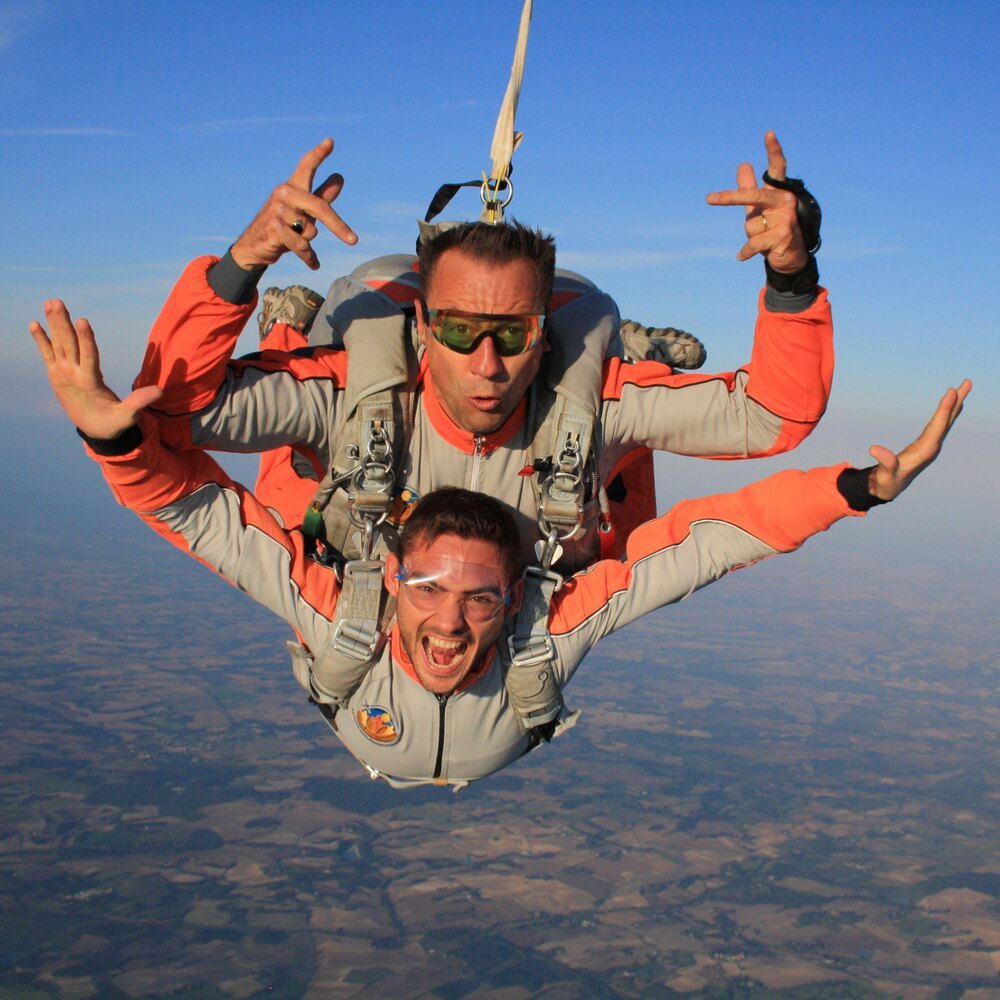 Activité : Saut en Parachute Tandem à Villefranche-de-Rouergues
