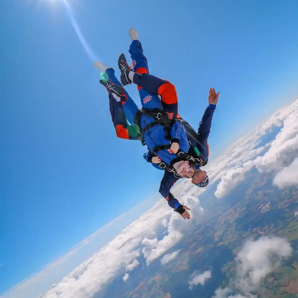 Activité : Saut en Parachute à Dinan