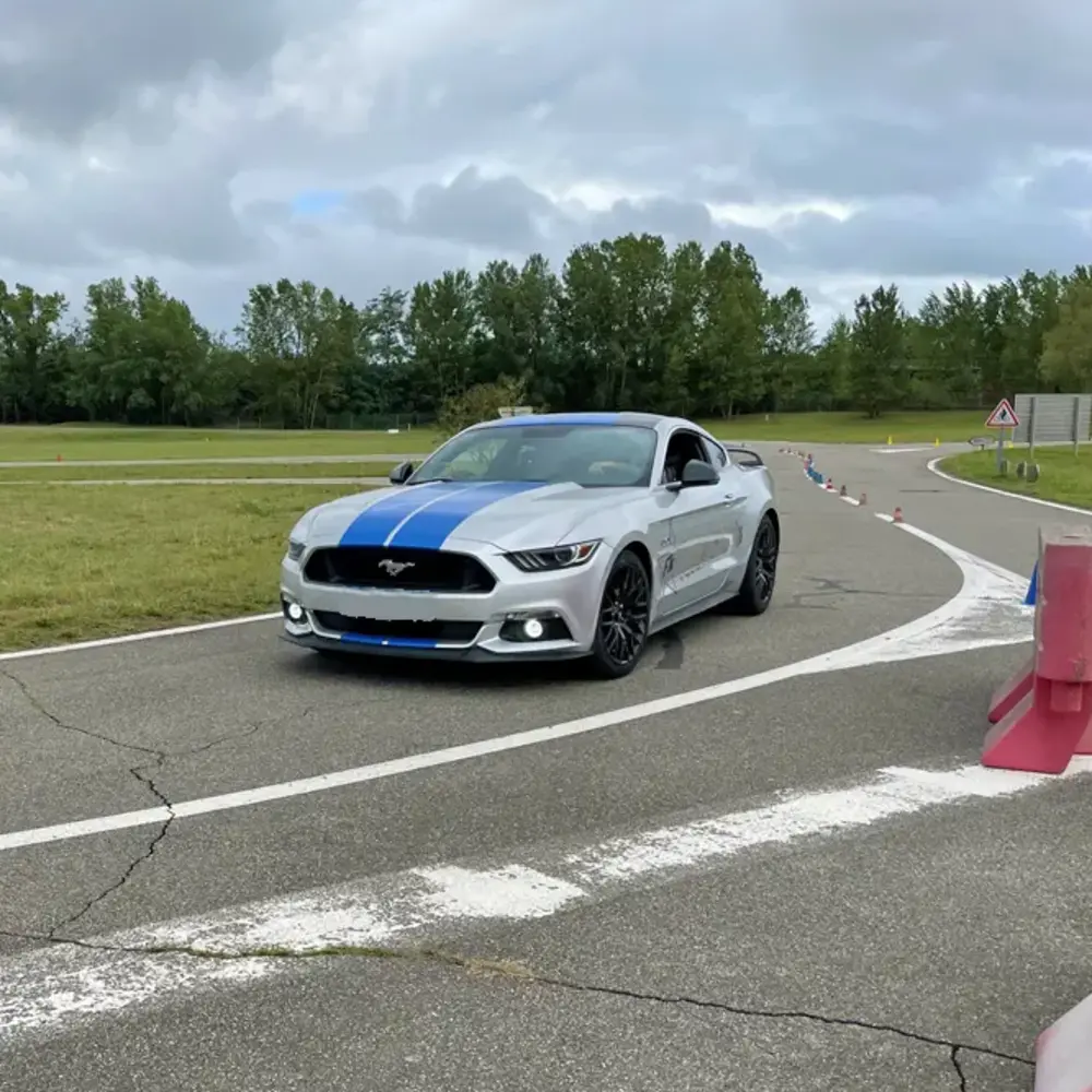 Activité : Pilotage pour Enfant en Ford Mustang au Circuit de Lohéac