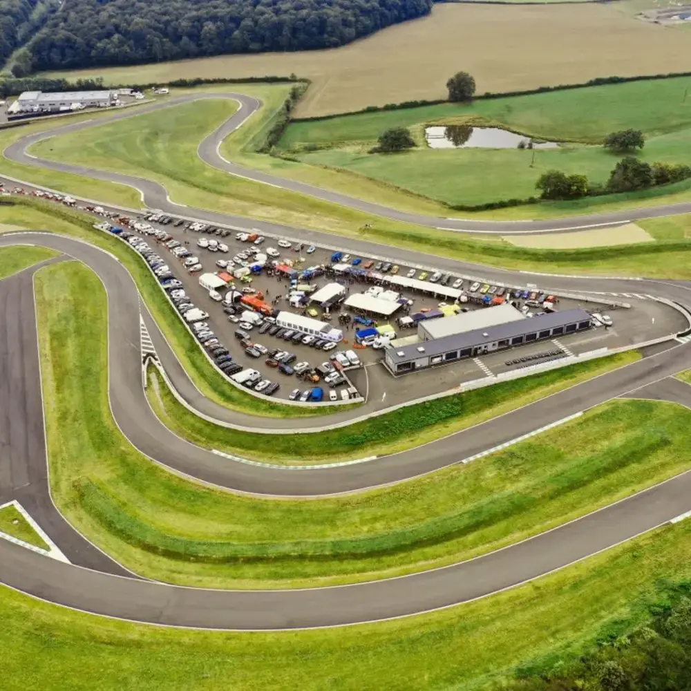 Activité : Pilotage McLaren Artura - Circuit Vaison Piste