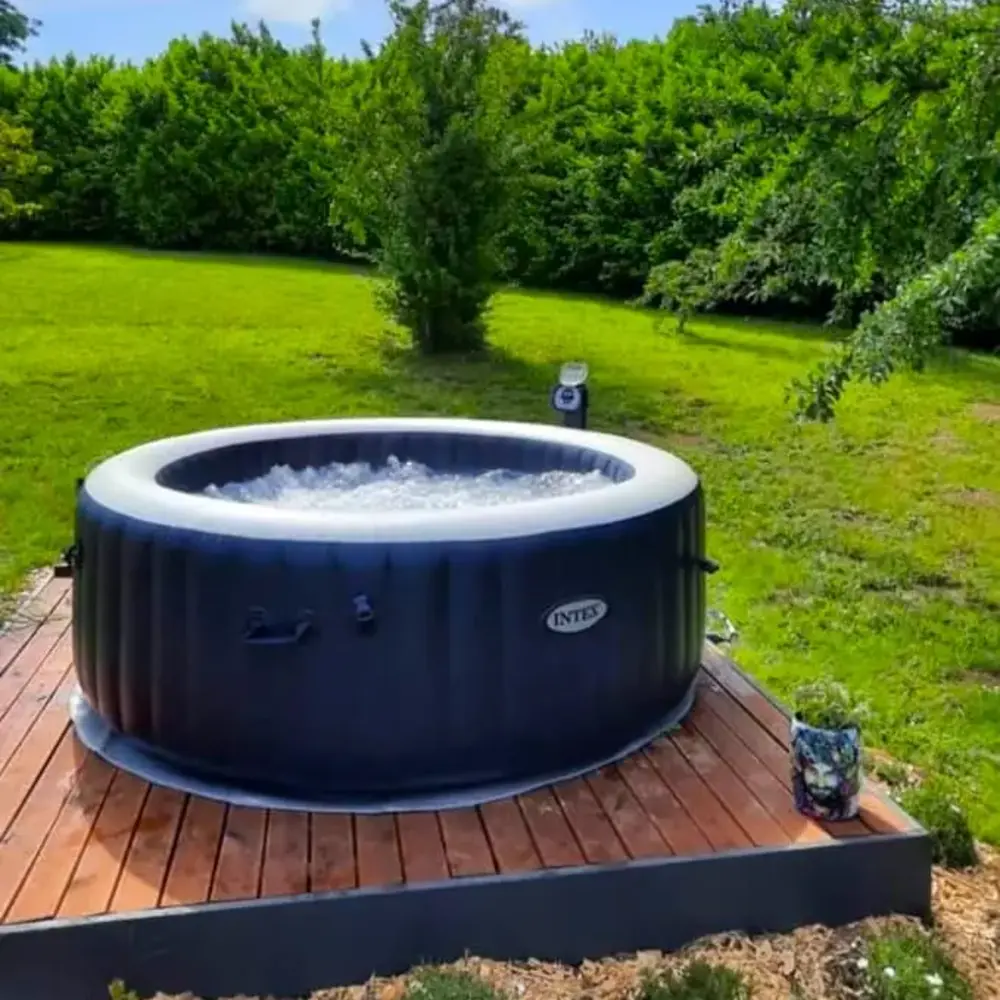Nuit en Bulle avec Spa à Auriac-sur-Vendinelle à Auriac-sur-Vendinelle