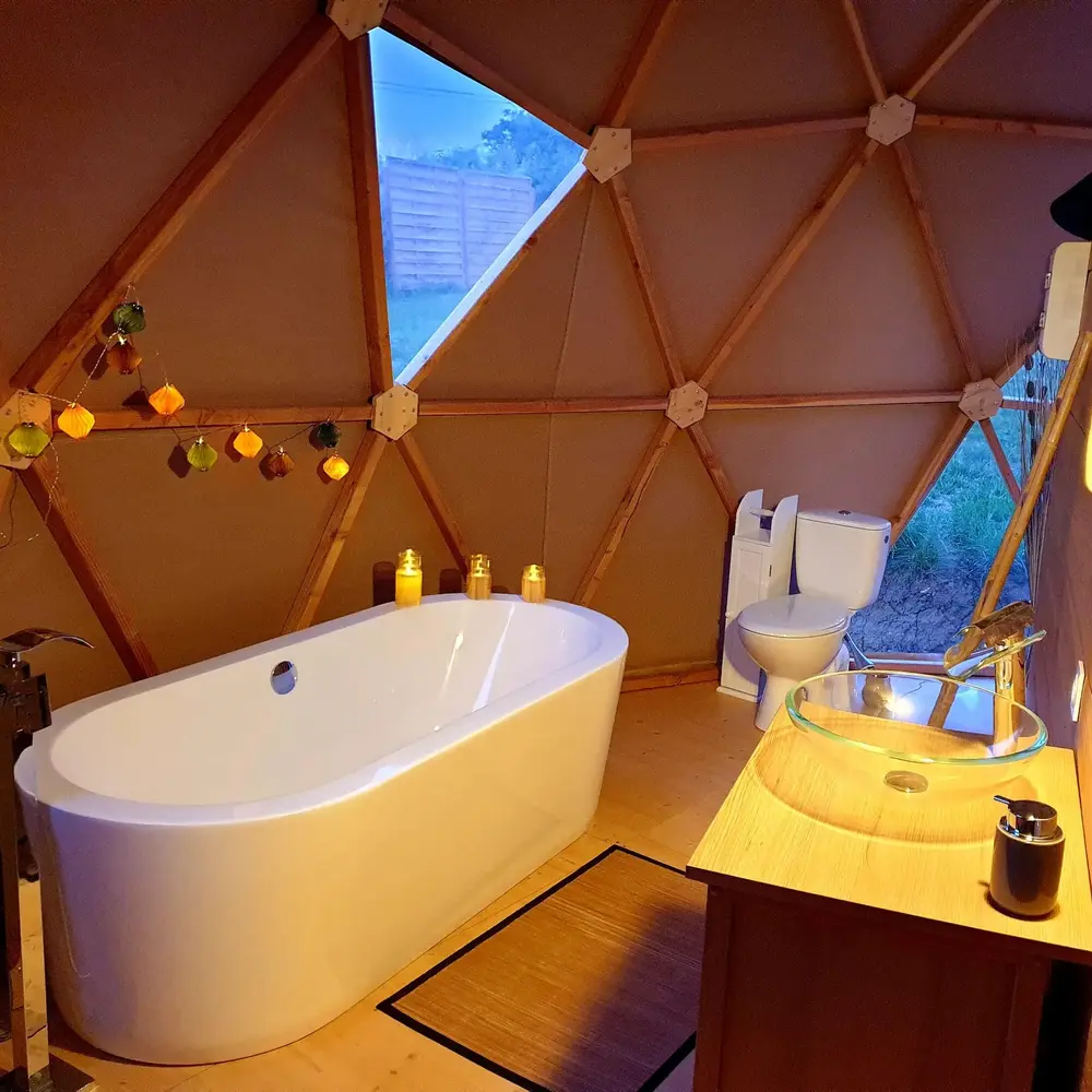 Nuit en Dôme avec Spa à Auriac-sur-Vendinelle à Auriac-sur-Vendinelle