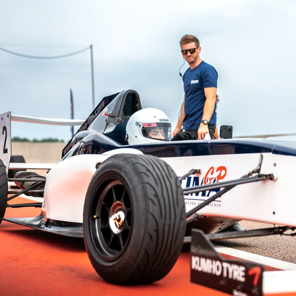Activité : Pilotage Formule 4 - Circuit de Pont l'Évêque