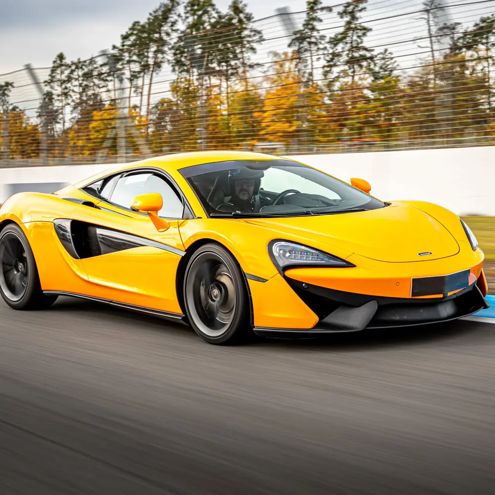 Activité : Pilotage McLaren 540C - Circuit de Dijon-Prenois