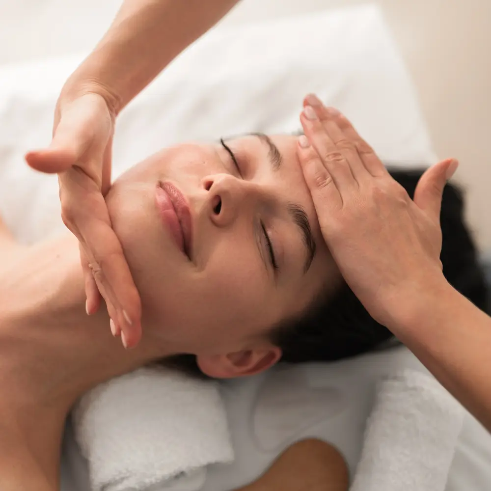 Activité : Massage aux produits Cinq Mondes® à Angers