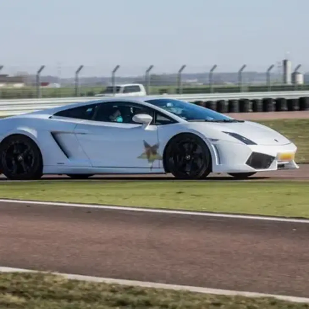 Activité : Stage Pilotage Enfant en Lamborghini - Circuit de Dijon