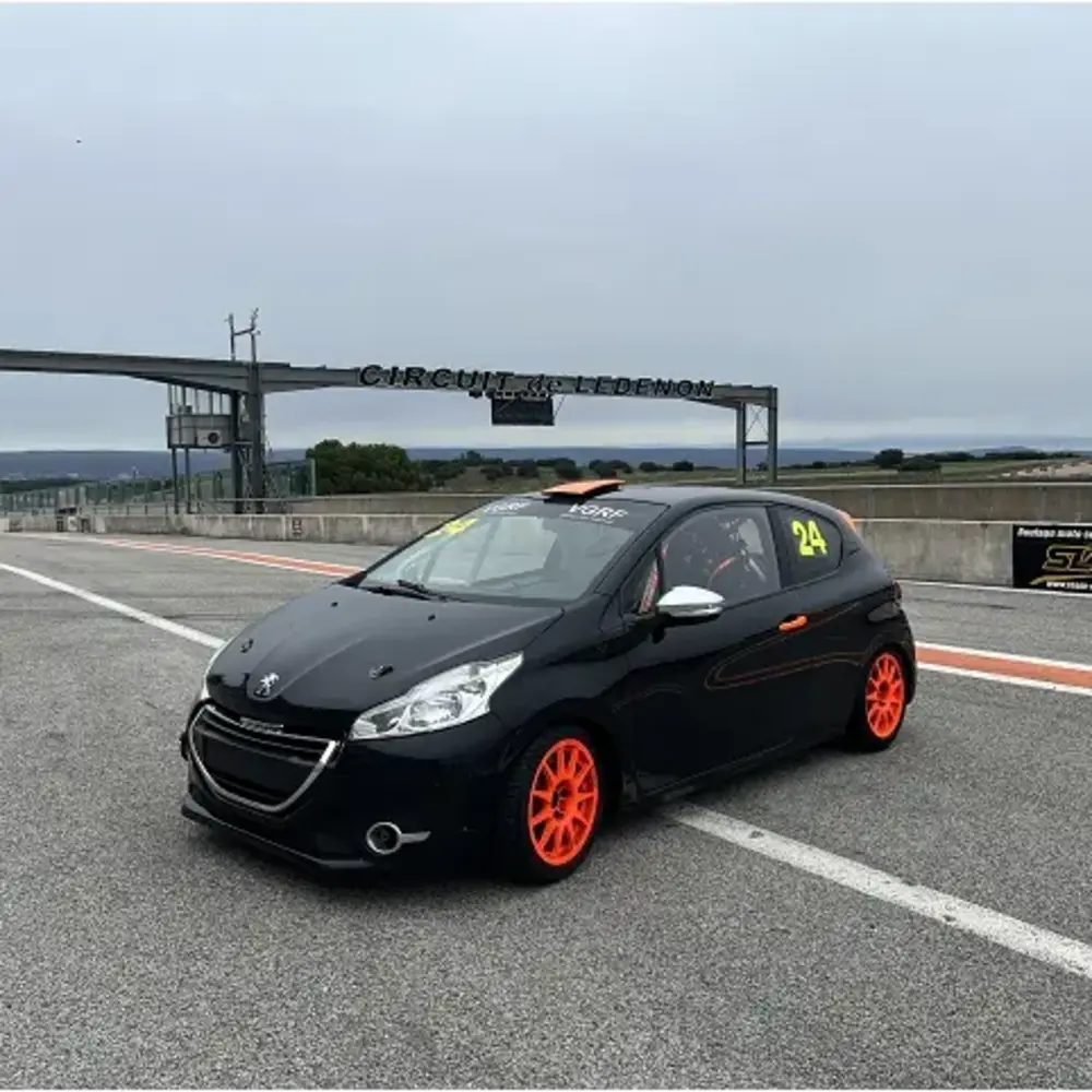 Activité : Pilotage Peugeot 208 Racing Cup - Circuit de Lédenon