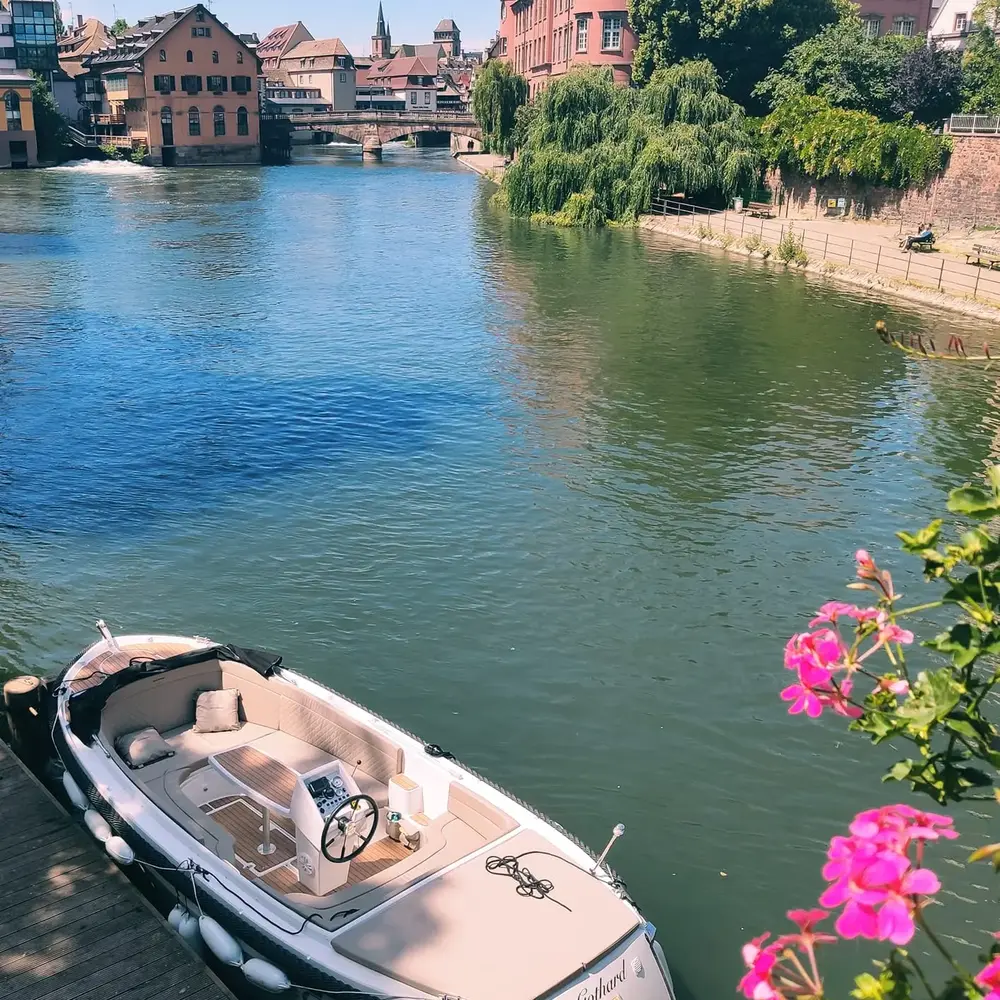 Activité : Balade privative en Bateau à Strasbourg
