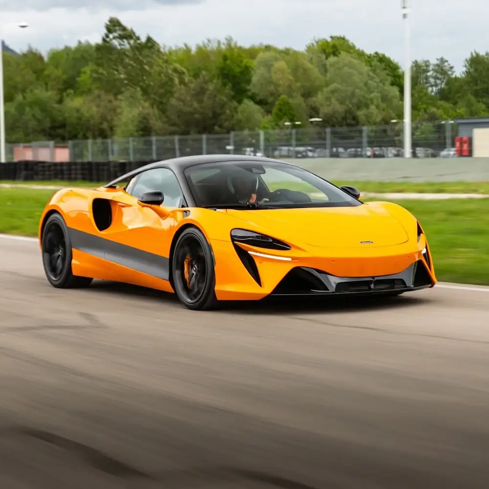 Activité : Baptême en McLaren Artura - Circuit de l'Anneau du Rhin