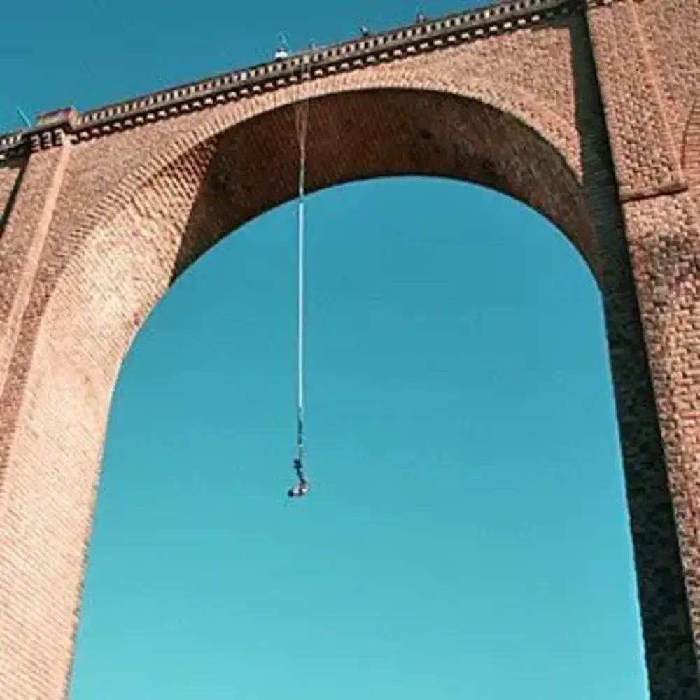 Activité : Saut à l'élastique près du Puy en Velay