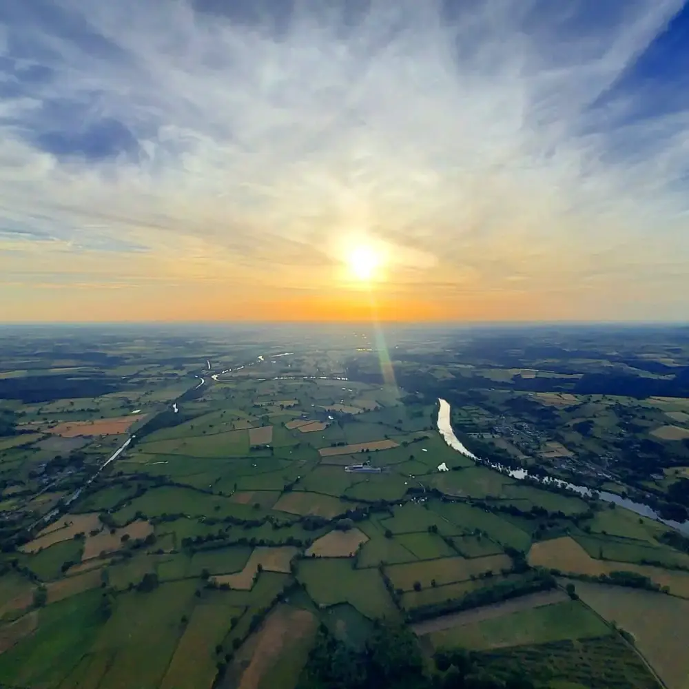 Activité : Vol en Montgolfière près de Gueugnon - Survol de la Loire