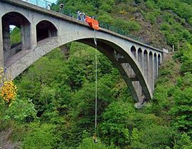 Saut à l'élastique près de Castres Saut à l'élastique près de Castres
