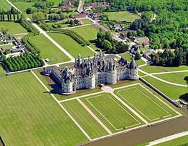 Baptême en hélicoptère à Orléans - Châteaux du Loiret Baptême en hélicoptère à Orléans - Châteaux du Loiret