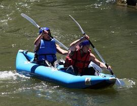 Descente en Canoë Raft sur l'Aude à Quillan Descente en Canoë Raft sur l'Aude à Quillan