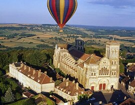 Vol en Montgolfière à Vézelay - Survol de la Bourgogne Vol en Montgolfière à Vézelay - Survol de la Bourgogne