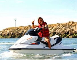 Randonnée en Jet Ski à Etretat Randonnée en Jet Ski à Etretat