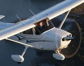 Vol d'initiation au Pilotage en Avion à Versailles