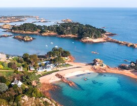 Baptême en Hélicoptère - Île de Bréhat et Côtes-d'Armor Baptême en Hélicoptère - Île de Bréhat et Côtes-d'Armor