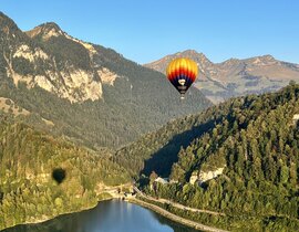 Vol en Montgolfière entre les Lacs Léman et Neuchâtel en Suisse