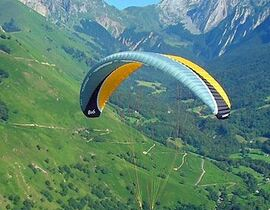 Vol d'Initiation au Parapente à Pau Vol d'Initiation au Parapente à Pau