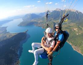 Baptême Sensation en Parapente à Annecy Baptême Sensation en Parapente à Annecy