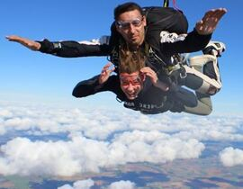 Saut en Parachute Tandem à Niort Saut en Parachute Tandem à Niort
