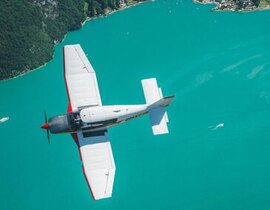 Baptême en Avion - Survol Lac d'Annecy et Aravis Baptême en Avion - Survol Lac d'Annecy et Aravis