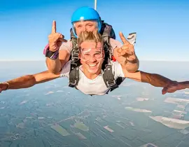 Saut en Parachute à Mimizan dans les Landes Saut en Parachute à Mimizan dans les Landes