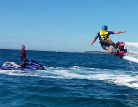 Initiation au Flyboard à Saint-Cyr-sur-Mer Initiation au Flyboard à Saint-Cyr-sur-Mer