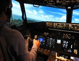 Simulateur de Vol sur Vérins Boeing 737 à Cergy Pontoise