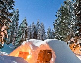 Randonnée Raquette et Nuit en Igloo à Annecy Randonnée Raquette et Nuit en Igloo à Annecy