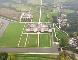 Baptême en Hélicoptère à Blois - Château de Chambord Baptême en Hélicoptère à Blois - Château de Chambord