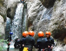 Canyoning en Espagne - Canyon de Saint-Pierre (Descente facile) Canyoning en Espagne - Canyon de Saint-Pierre (Descente facile)