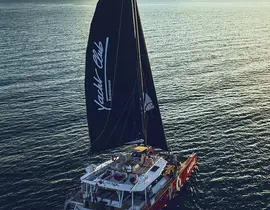 Balade en Catamaran au Coucher de Soleil à La Grande-Motte