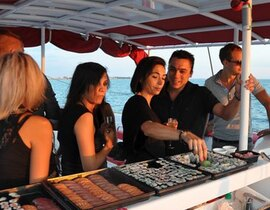 Boat Party à bord d'un Catamaran à la Grande Motte
