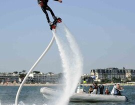 Initiation au Flyboard à La Baule Initiation au Flyboard à La Baule