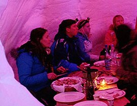 Diner dans un Igloo à Avoriaz Diner dans un Igloo à Avoriaz
