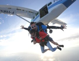 Saut en Parachute Tandem aux Sables d'Olonne Saut en Parachute Tandem aux Sables d'Olonne
