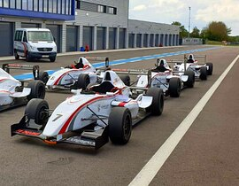 Stage en Formule Renault - Magny-Cours Club Stage en Formule Renault - Magny-Cours Club