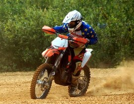 Initiation au Moto-Cross à Salles Initiation au Moto-Cross à Salles
